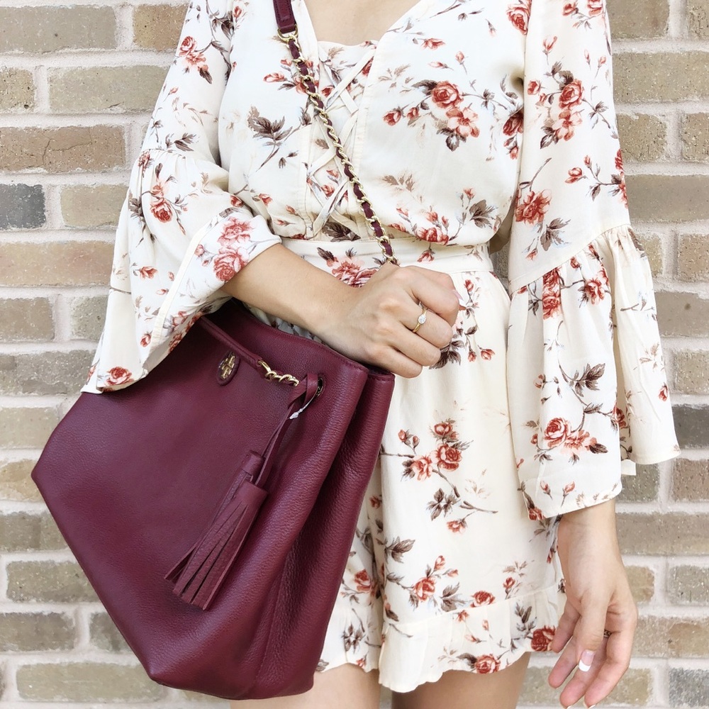 Tory Burch Logo Large Chain Tote - Picture 6 of 8